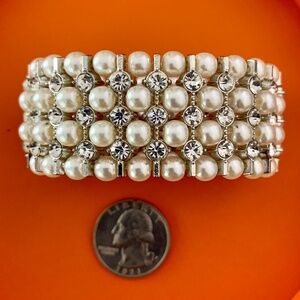 Faux Pearl Jewelry Set – Necklace, Bracelet & Earrings